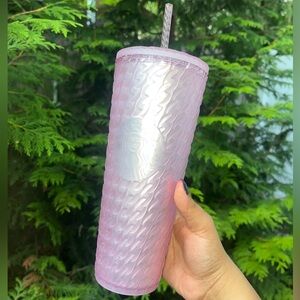 NWT Starbucks 24OZ Tumbler
Cherry Blossom Pearlescent Pink Chain Link